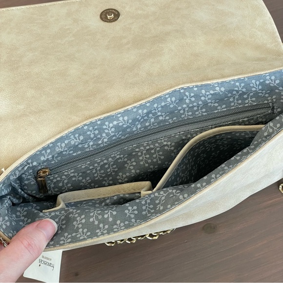 NWT Francescas Floral Embroidered Flapover Crossbody Bag w/ Gold Chainlink Strap - Picture 7 of 11